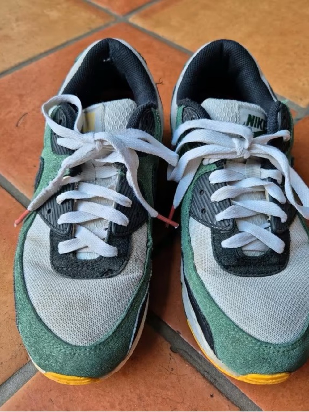 Nike Men’s Green, White & Black Retro Sneakers